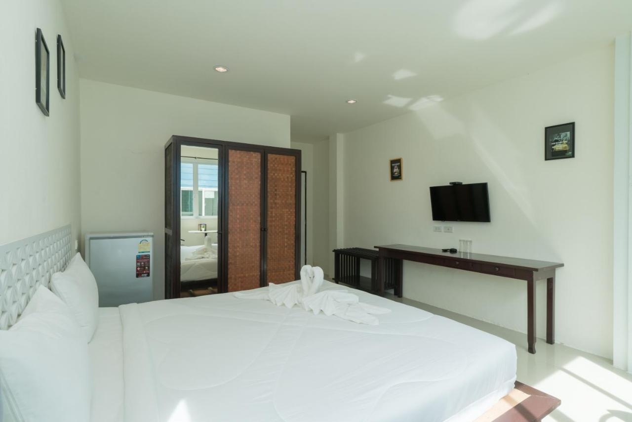 Hangover Inn Phuket Bagian luar foto