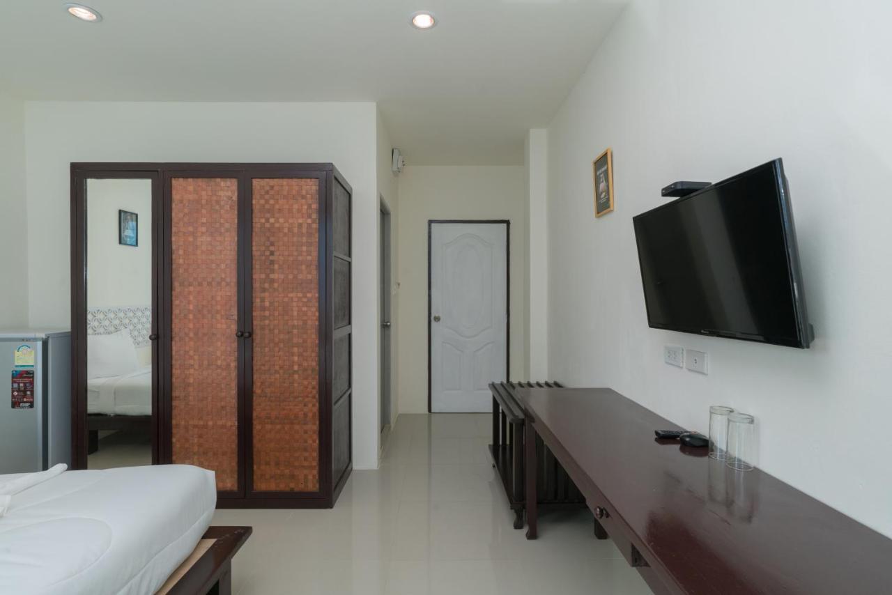Hangover Inn Phuket Bagian luar foto